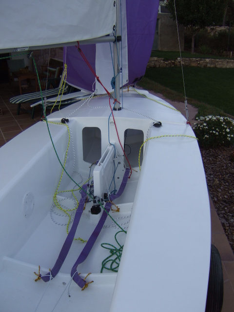 CR-11 Open Stern version
Cockpit, ready to sail
