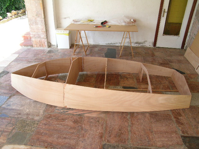 Hull ready to stitch, lateral view
Hull with all frames nailed, ready to apply bottom panels and stitch
