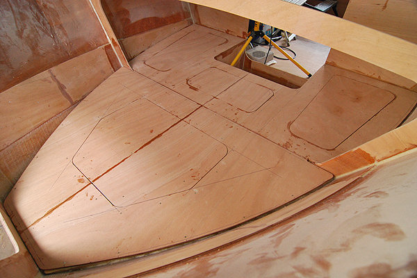 C17: Fore berth glued down (with hatches)...
