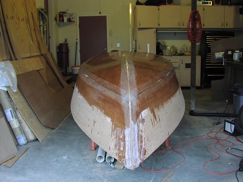 Pre-coat for the big cloth
Entire bottom of the hull will be covered with 2 pieces of cloth, overlapping at the keel.
