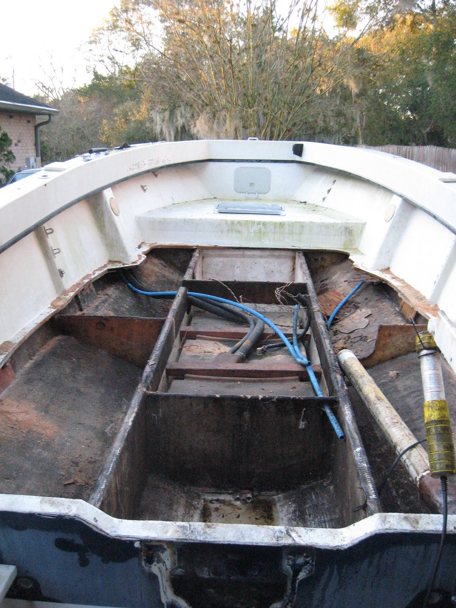 Demo day 1
Shot forward of the demo of the sole up to the raised foredeck. Tank still in place.
Keywords: stringer