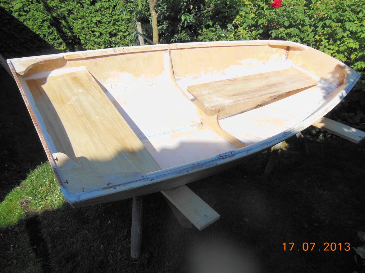 The boatbuilding test is still going on
I think it will float and I am still waiting for the arrival of the ply
